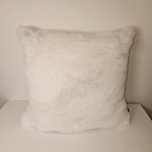 Soft White Faux Fur Square Pillow 19×19"